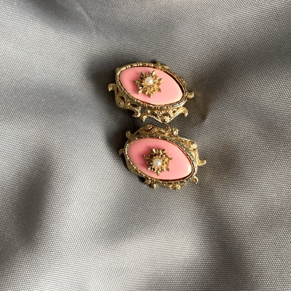 Vintage MOD earrings pink gold pearl enamel ornate clip on earrings - Picture 5 of 10